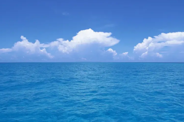 синее море