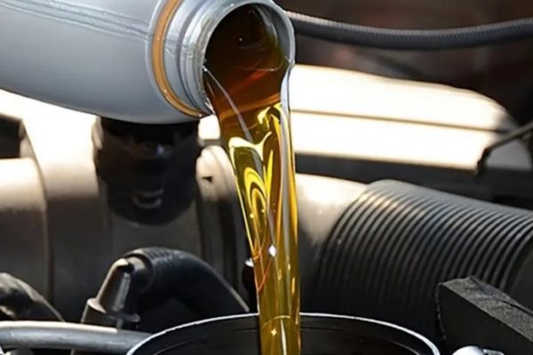 Что будет если перелить масло в двигатель
